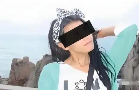 17岁跟52岁大叔“谈恋爱”，生下孩子后对方不认账，法院判了！网友：这剧情编剧都