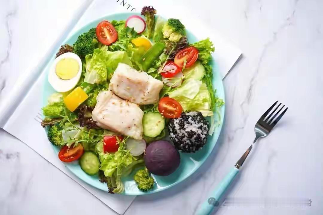 关于减肥的冷知识（让你快速瘦身的小窍门）减肥是全身同步变瘦，不存在局部减脂的