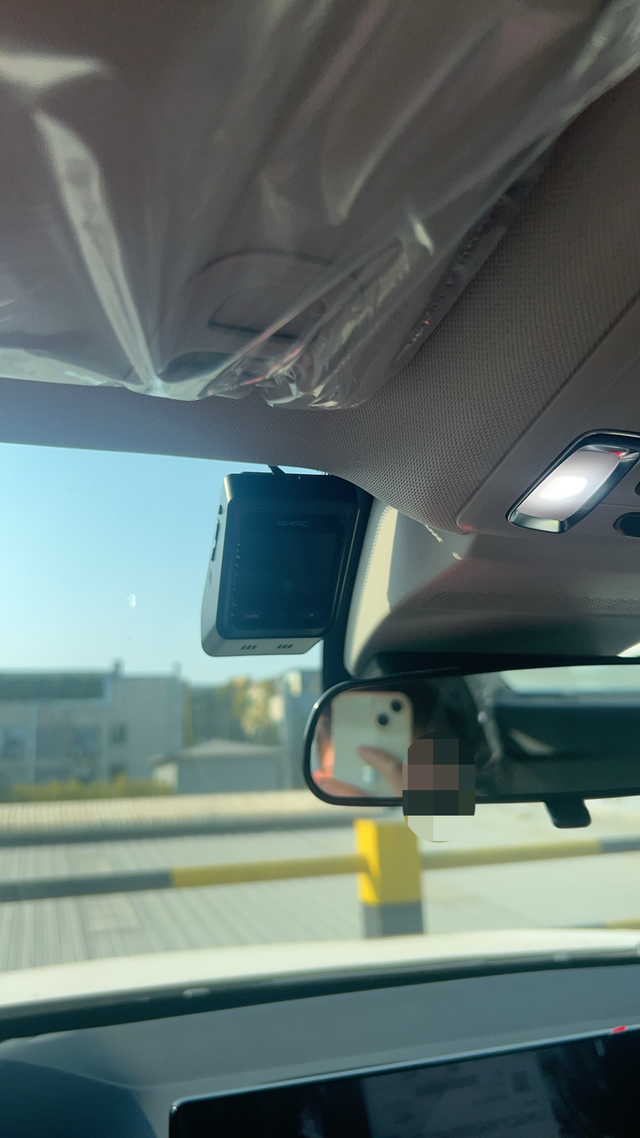 雅阁赠送的行车记录仪这也太丑了吧，有没有行车记录仪推荐的，各位车友