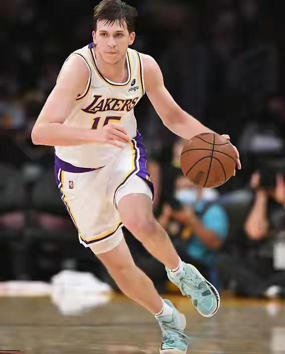 湖人不敌开拓者，暴露五位大神!湖人无人，残阵征战，不敌开拓者，里夫斯，独挑大梁