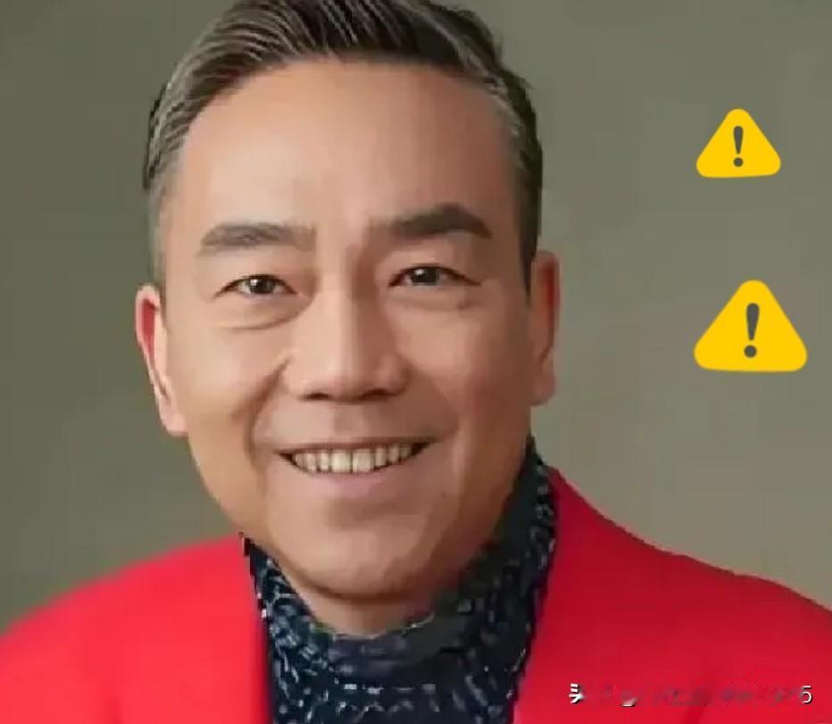 看到杨议坐在那把松垮的折叠椅上，为了说句实话，反手丢掉十几万的商演，我这心里真不