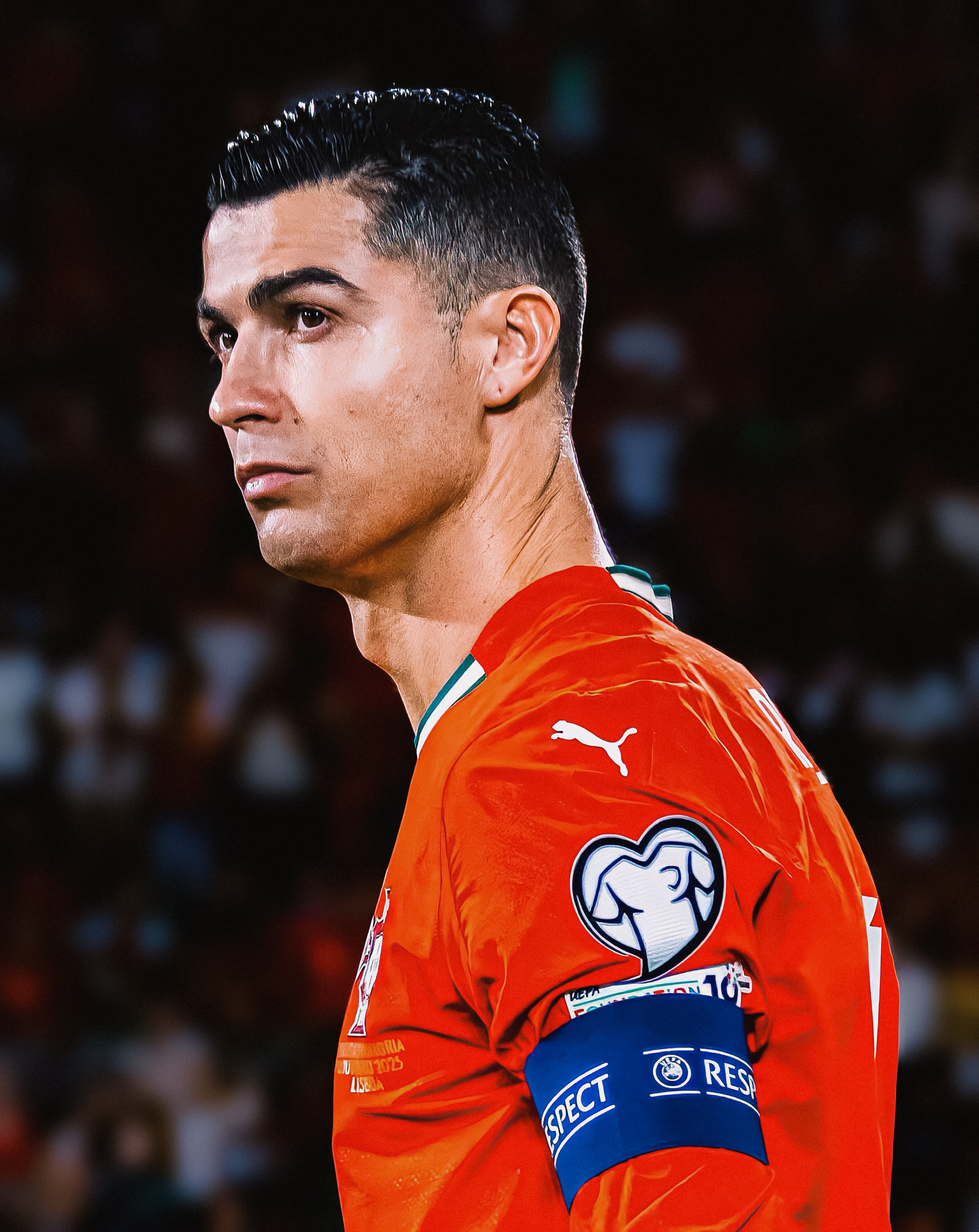 马卡报锐评C罗✦«马卡报»因摩根专访C罗的内容展开撰文，其中有一段对C罗的评