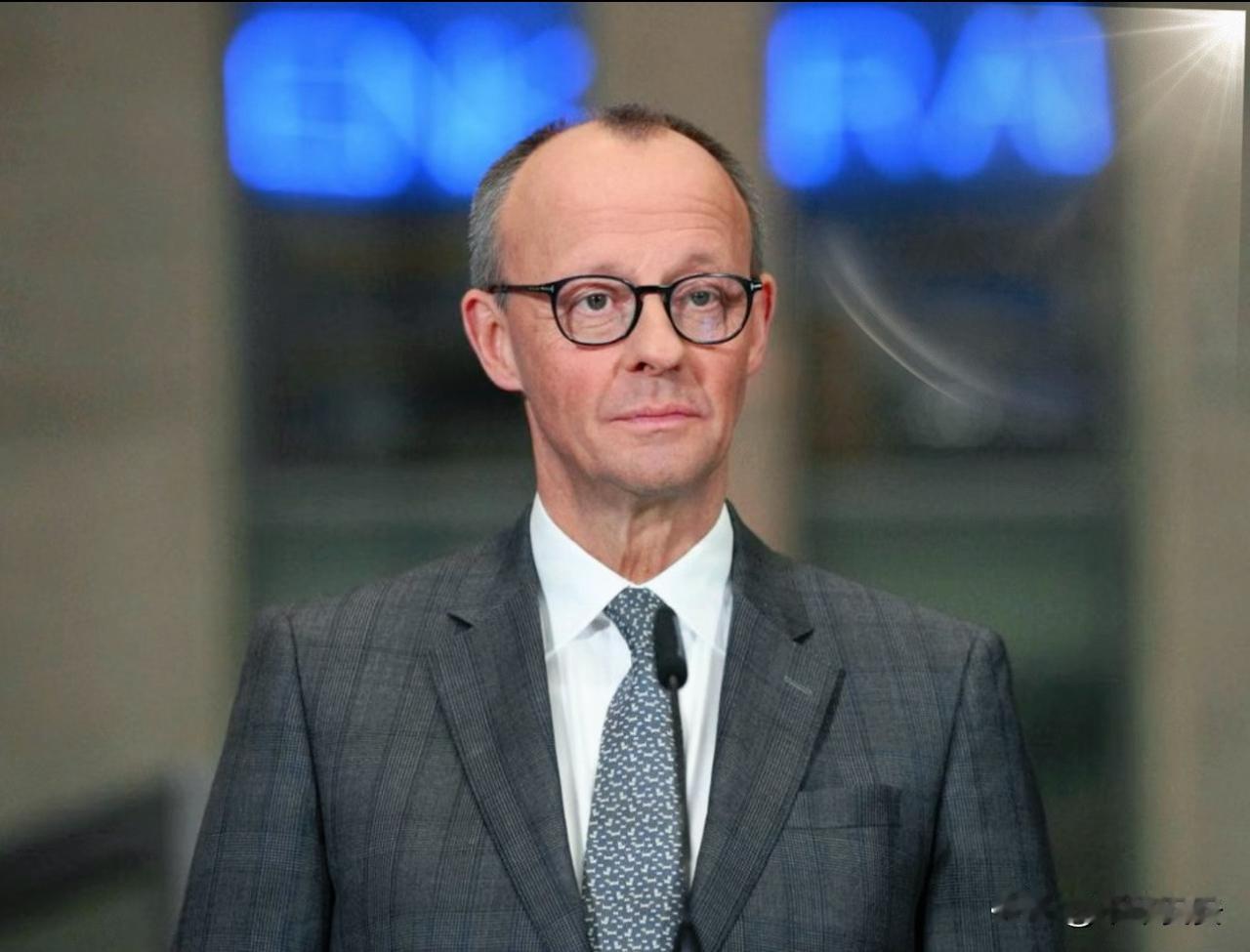 德国彻底转向！默茨率豪华团访华：不跟美国加税，来华只签大单2026年2月18