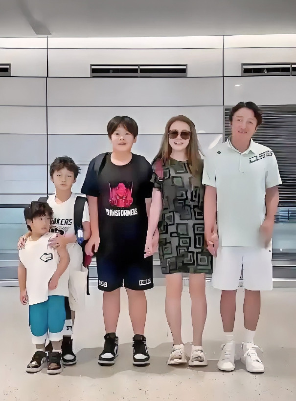 可怜天下父母心。冉莹颖如此操心孩子身高，主要并非基因问题，而是三个儿子学习都不行