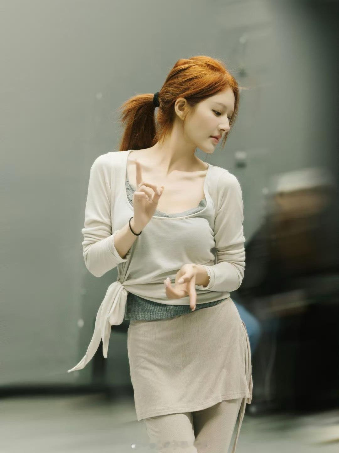 赵露思的少女感确实强，感觉状态比之前还要好