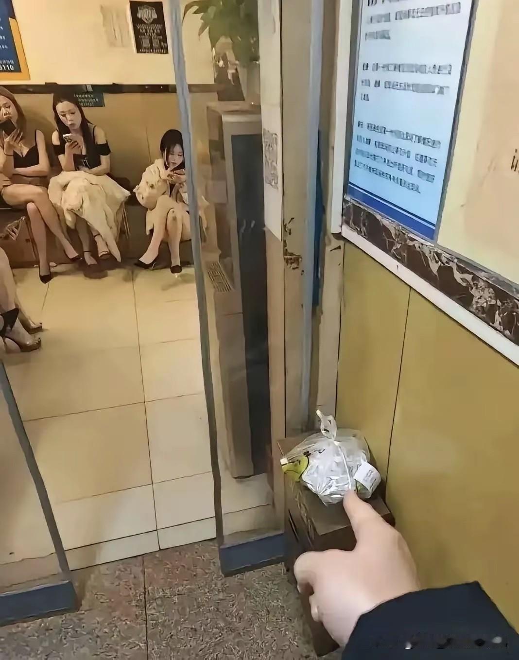 不得不说，最终还是老实人承受了所有！
