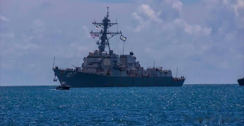 🇺🇸美国海军导弹驱逐舰“格雷夫利”号（DDG107）于2025年10月5日