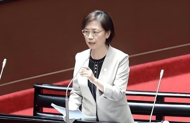 不止台湾是中国的，韩国总统李在明，曾在一场教育会议上说了句自嘲的话，谁也没想到，