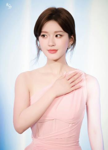 赵露思工作室IP在四川95顶花赵露思已经关闭个人网络平台。在《许我耀眼》播出后