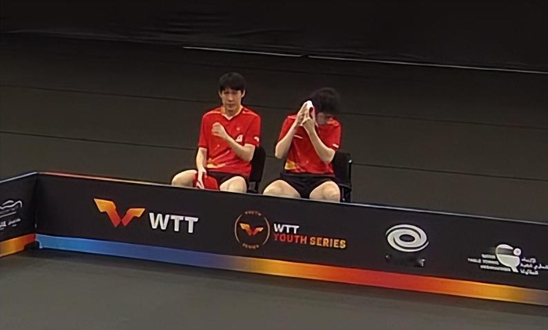 笑死我了！难道黄友政/温瑞博不交流吗？前三局，黄友政/温瑞博1:2徐瑛彬/袁