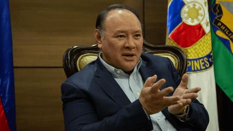 现任菲律宾总统小马科斯受宪法任期限制，2028年大选后必须卸任，原本其长子桑德罗