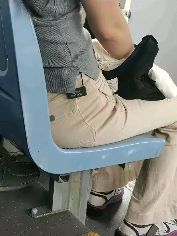 你以为网上买的衣服都是新的，没人穿过也没有试过，不一定，网购平台女装退货率在百分