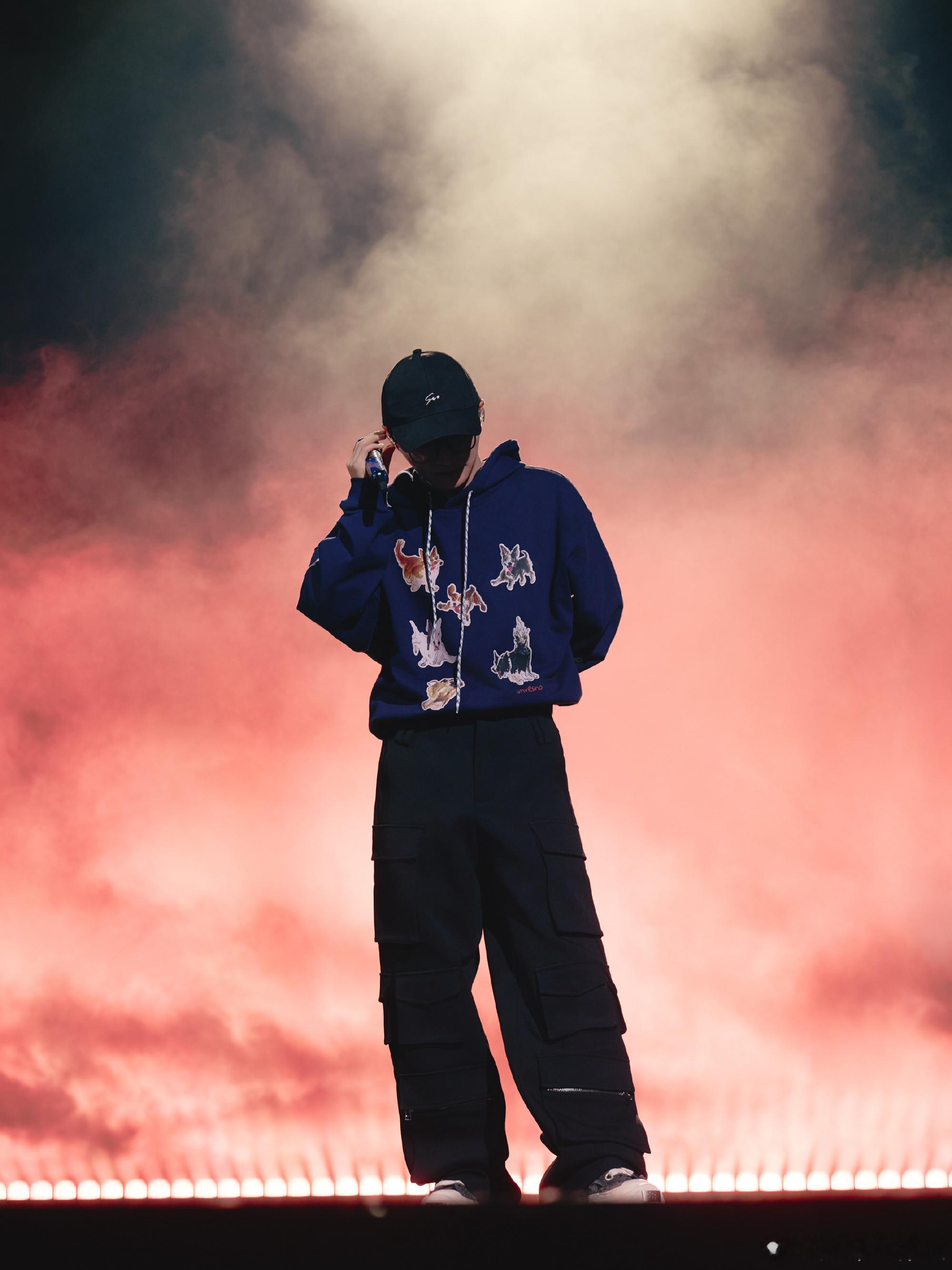 让我来捏捏周深疼痛转移这个周深怎么这么好周深​​​