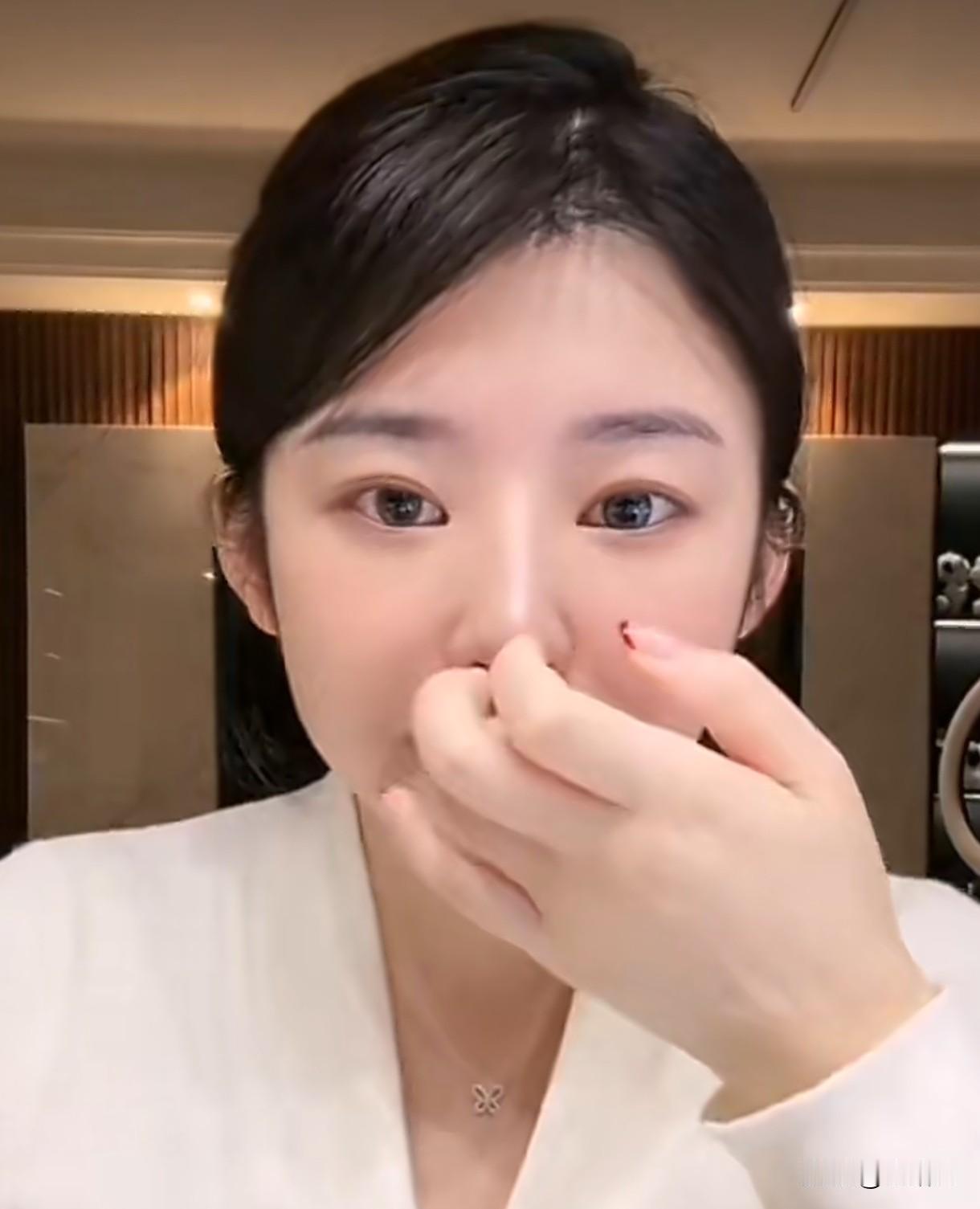 大四实习怀娃、杭州被骗，黄一鸣的苦日子终于熬出头了《青春有你2》出来的黄一