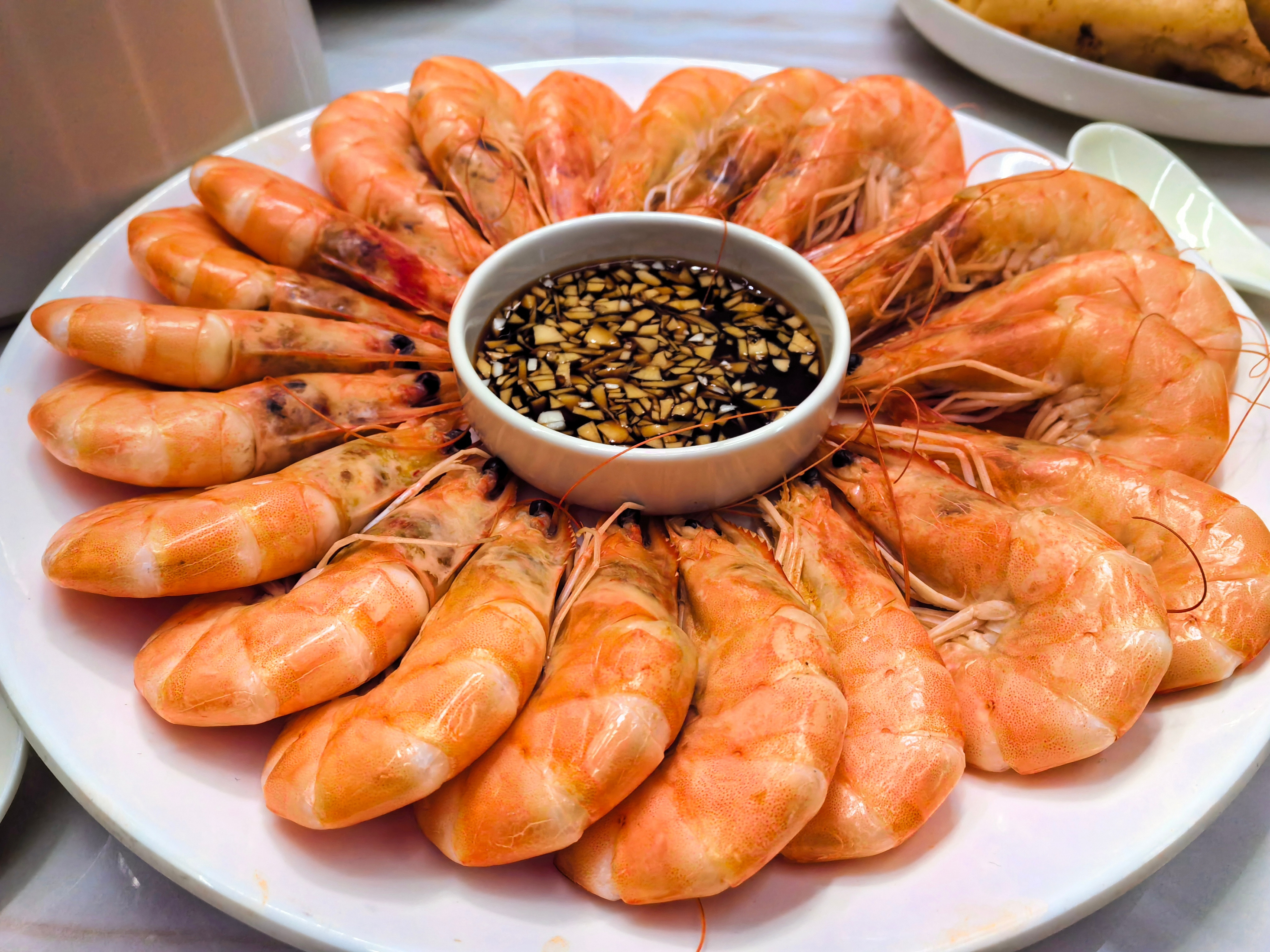 没有什么烦恼是一顿虾解决不了的，如果有，那就两顿。年夜饭建议一定要有虾