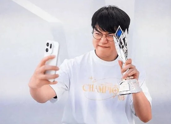 Gumayusi: 选手的个人能力都非常出众, HLE实力目前只发挥20%