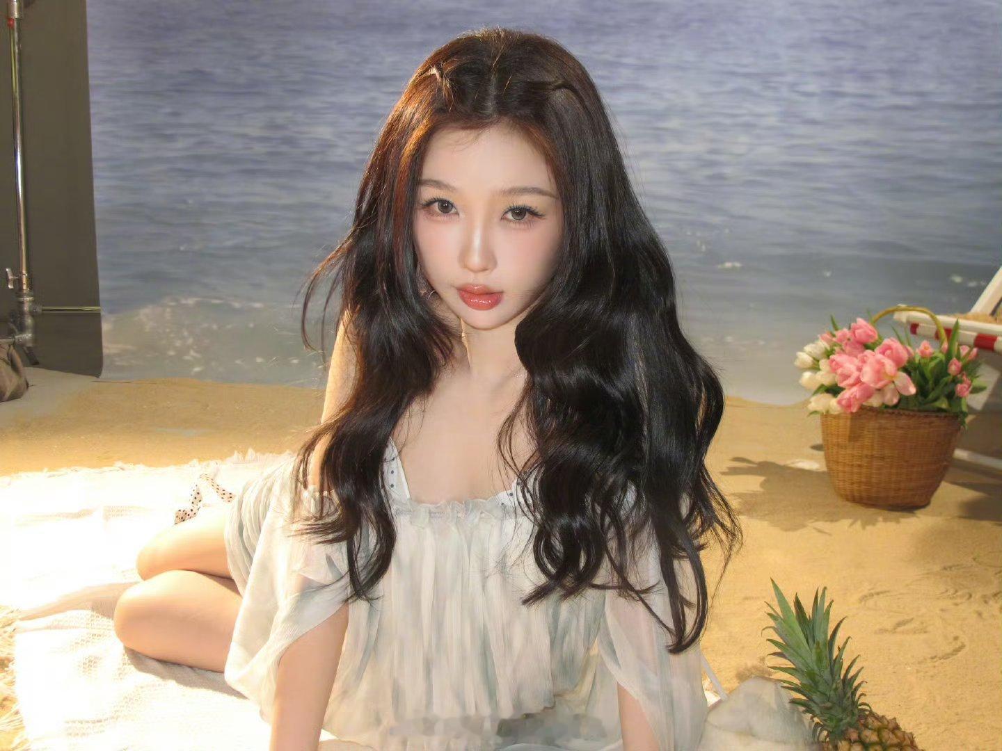 虞书欣营业照，美萌