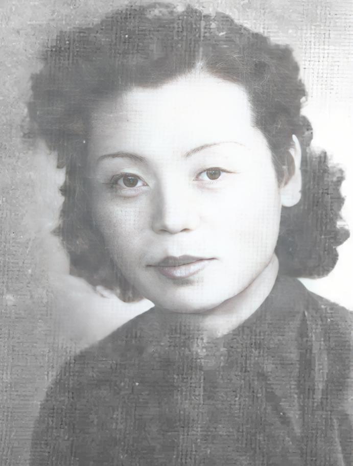 1970年，陈独秀58岁的女儿陈子美身绑5个空油桶，带着小儿子偷渡香港，9个小时