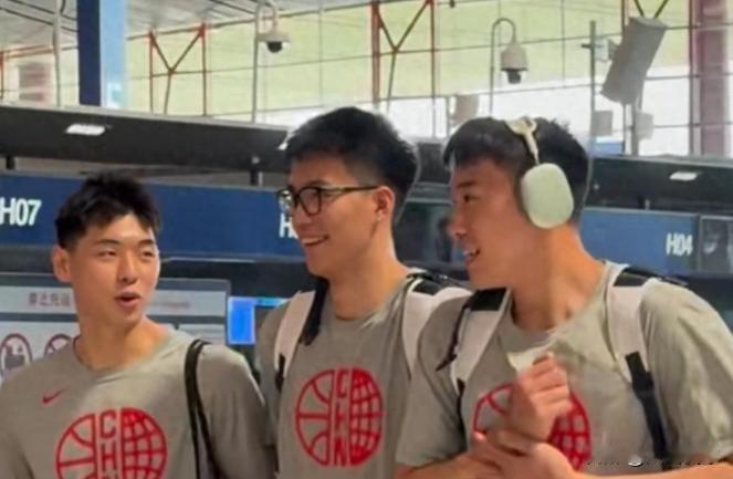 中国男篮热身赛传四个消息！徐昕冲NBA迎转机，郭帅提拔两大新当CBA总决赛战