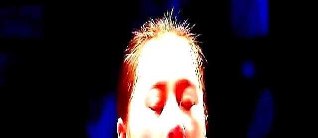 爆冷赢孙颖莎那天，陈熠世界第9，十场连败后掉到第88。赢完她没笑，反而开