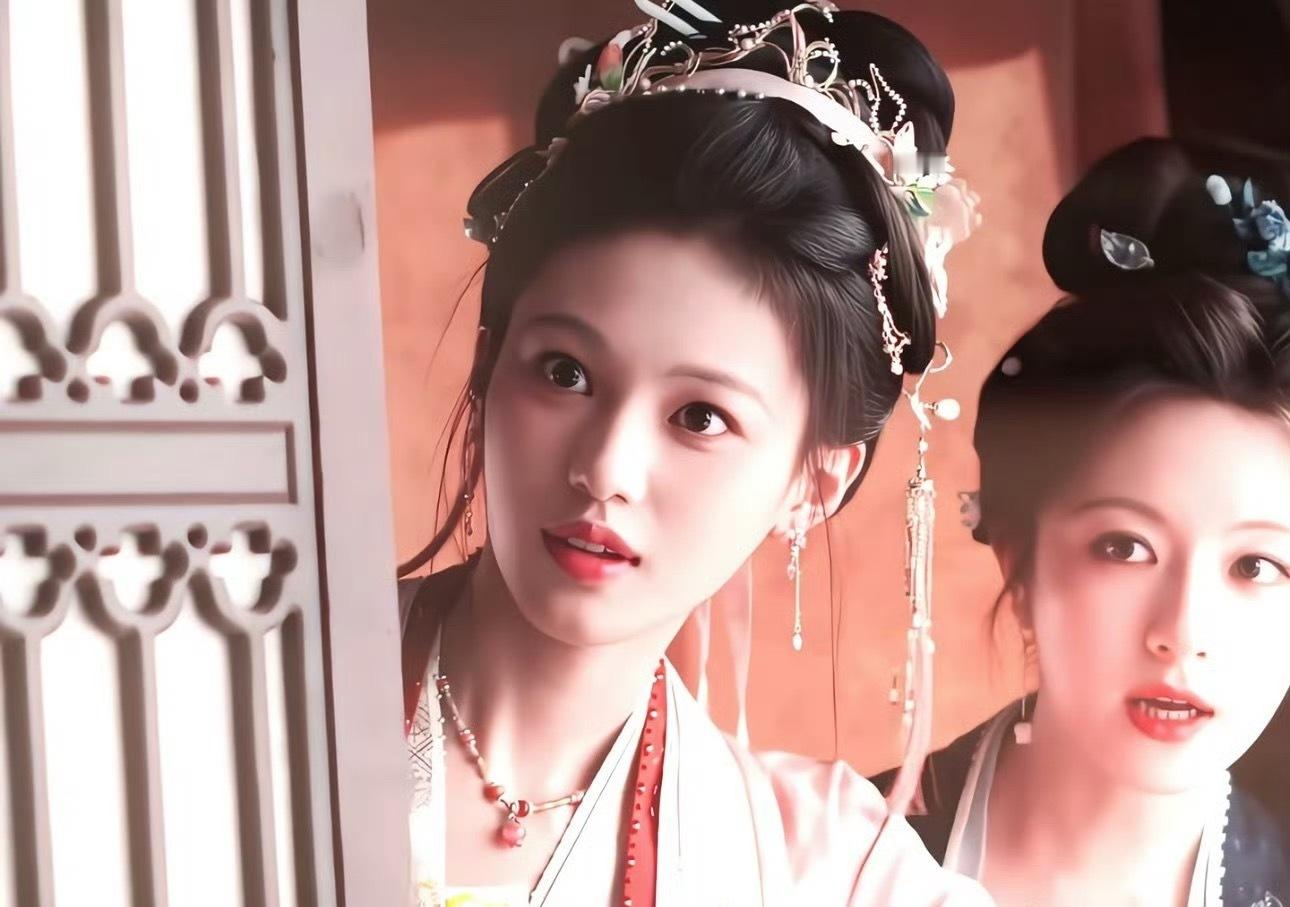 终于看到女配没有给女主让妆的剧了…这剧组大气！​​​