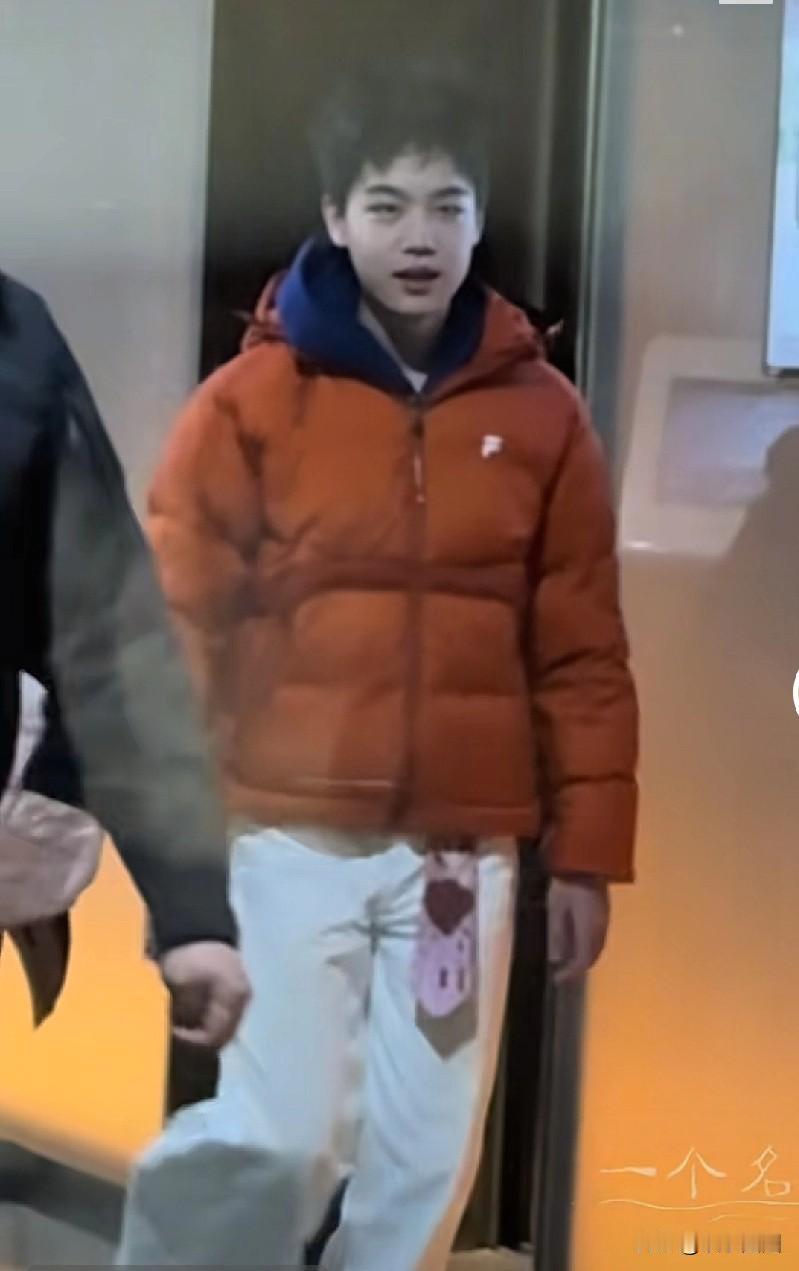 “长大了就是张若昀”，弟弟真的好帅韩昊霖等比例长大了16岁目测有175了