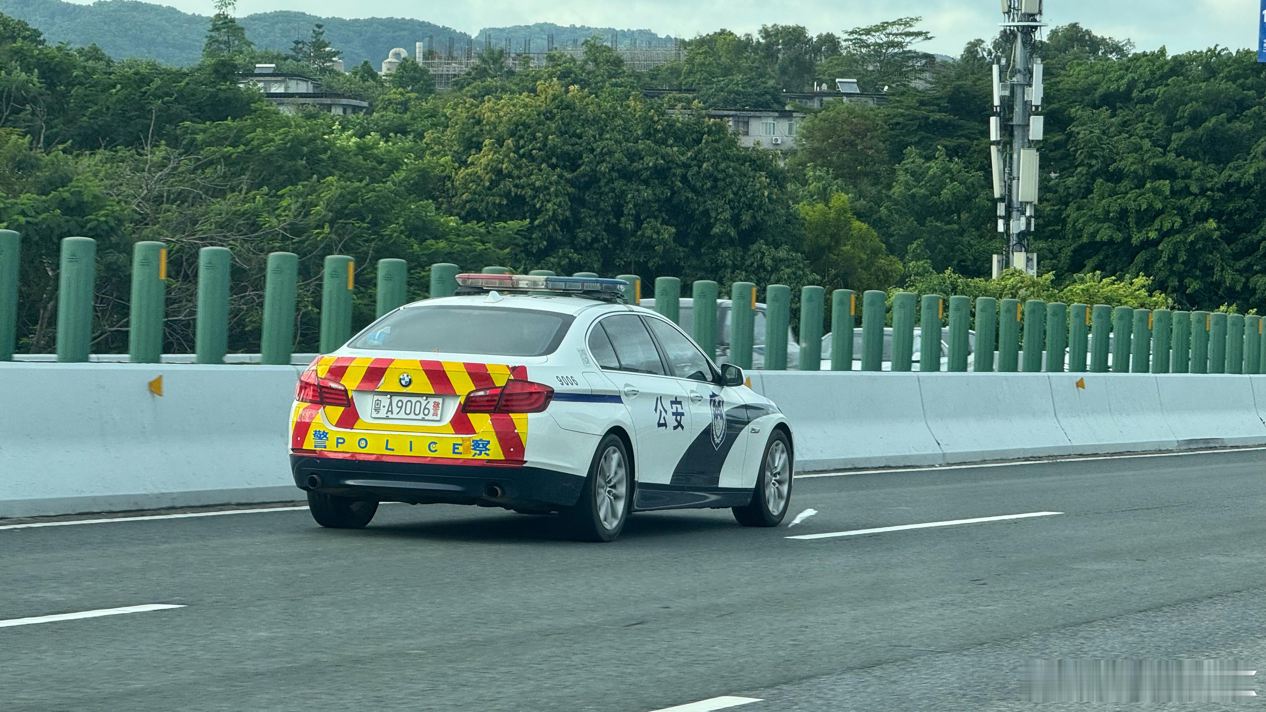 这涂装+大轮毂，有隐形战车的感觉[并不简单]​​​