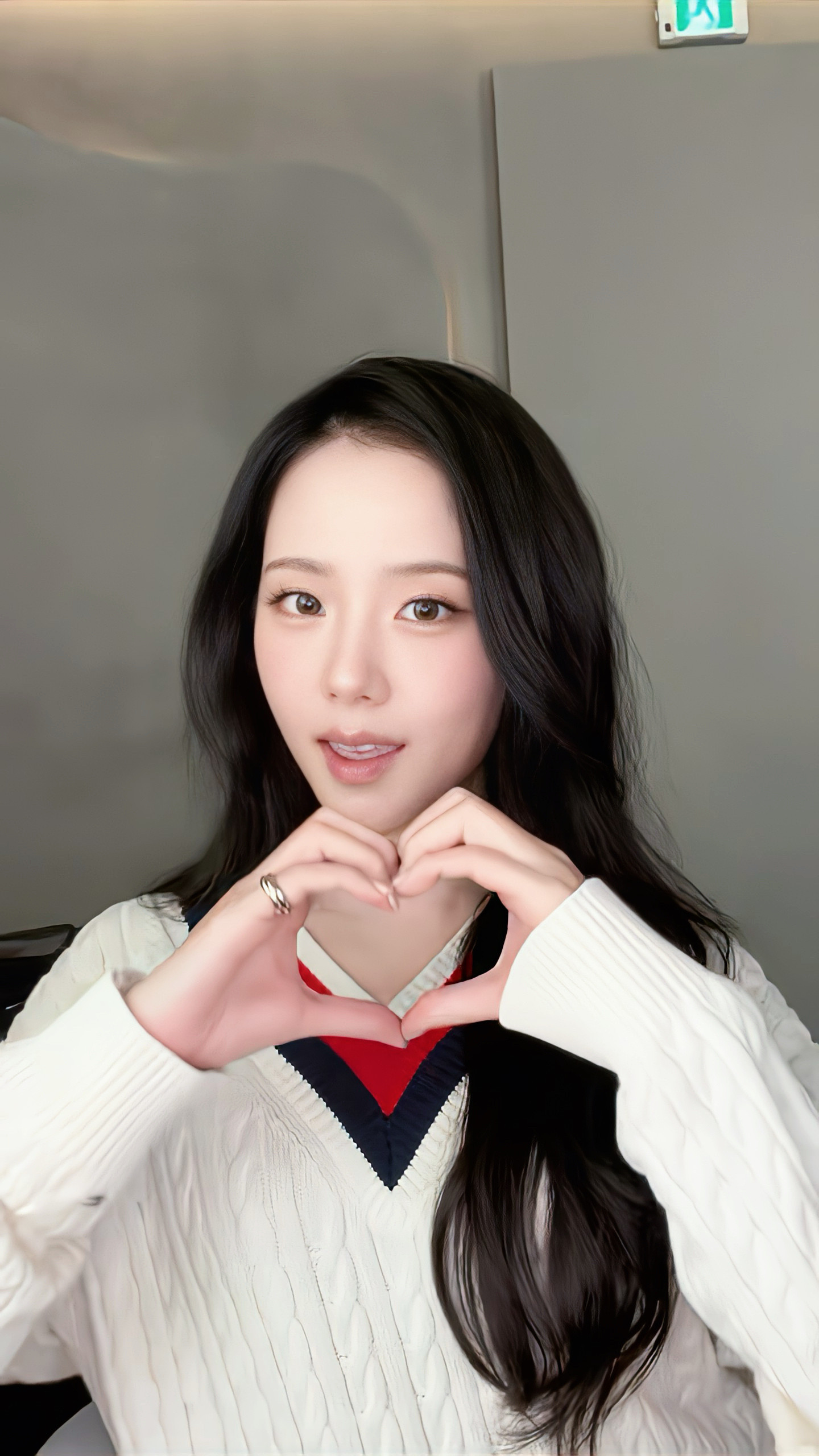 金智秀更新CLICK变装转场女神好美美妆博主美女宝宝们都来cha好吗🤲🏻金