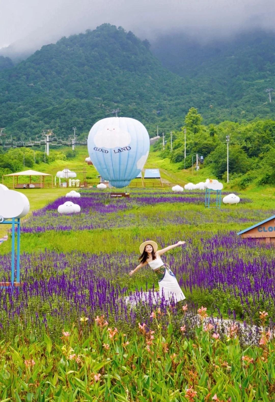 成都2h出逃｜西岭雪山夏季清凉放松攻略成都盛夏闷热根本躲不开🥵，周末直接冲西