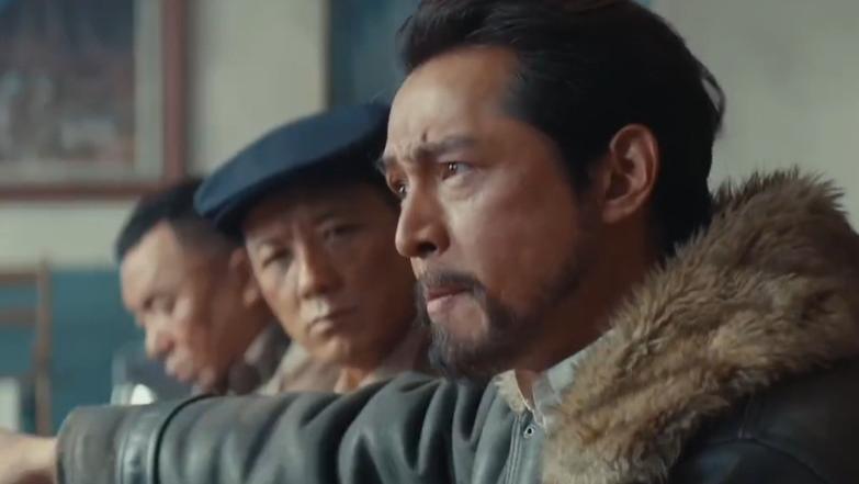 黑皮肤、满脸斑、手抓牛粪的杨紫, 秒了内娱一堆涂脂抹粉的女艺人