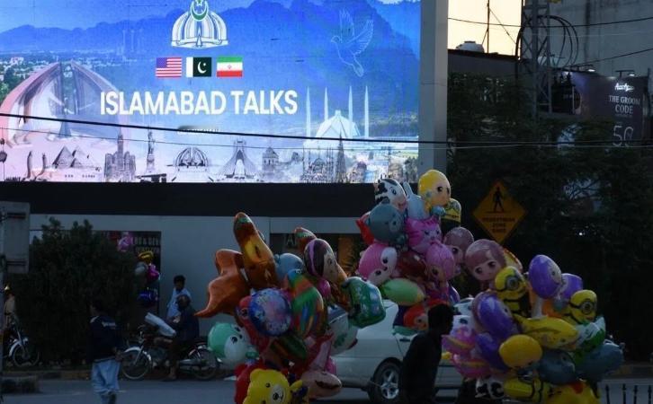 刚刚，伊朗喊话中国！当地时间4月12日，伊朗外交部发言人公开表示：美伊谈判在