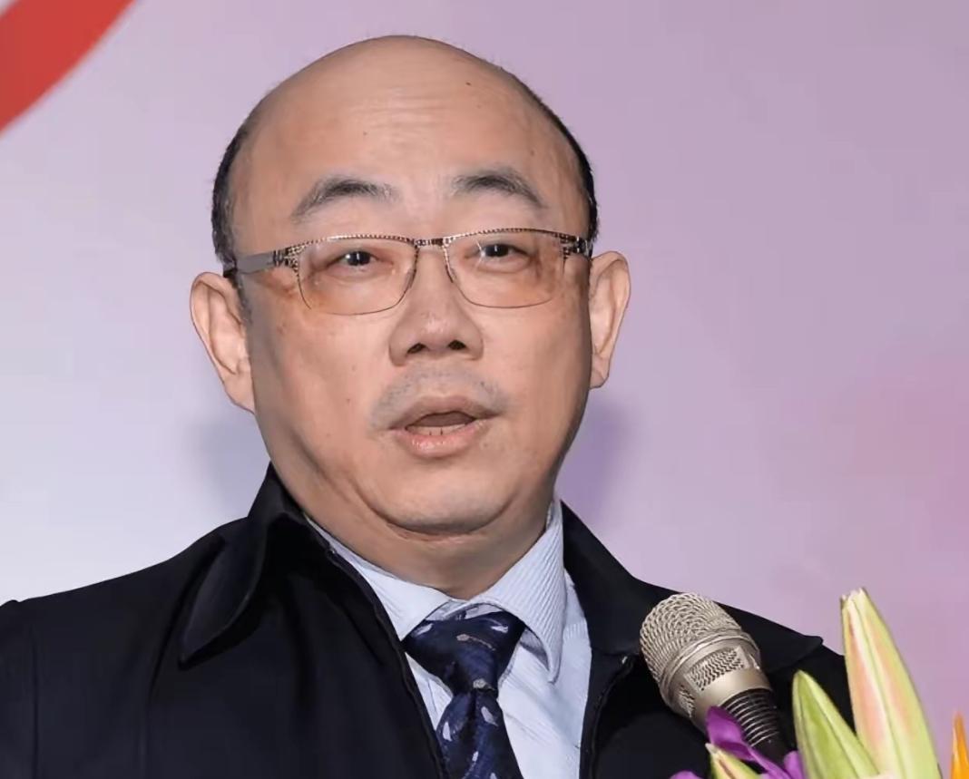 近日岛内政论圈这场拉扯许久的争议，彻底摆上台面摊牌了。最近台湾舆论场又闹出一