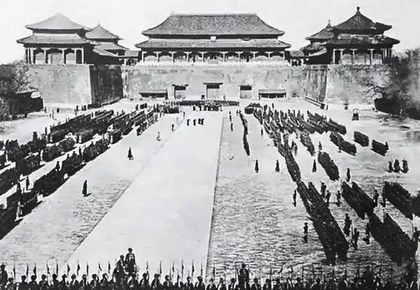 旧中国真是打不过才总挨欺负？毛主席后来指了一条更扎心的原因。甲午海战前，北洋