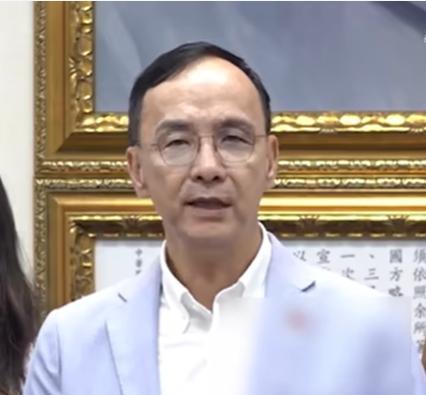 每周三是中国国民党开中常会的日子，昨天朱立伦在中常会上再次表达了，要交棒党主席的