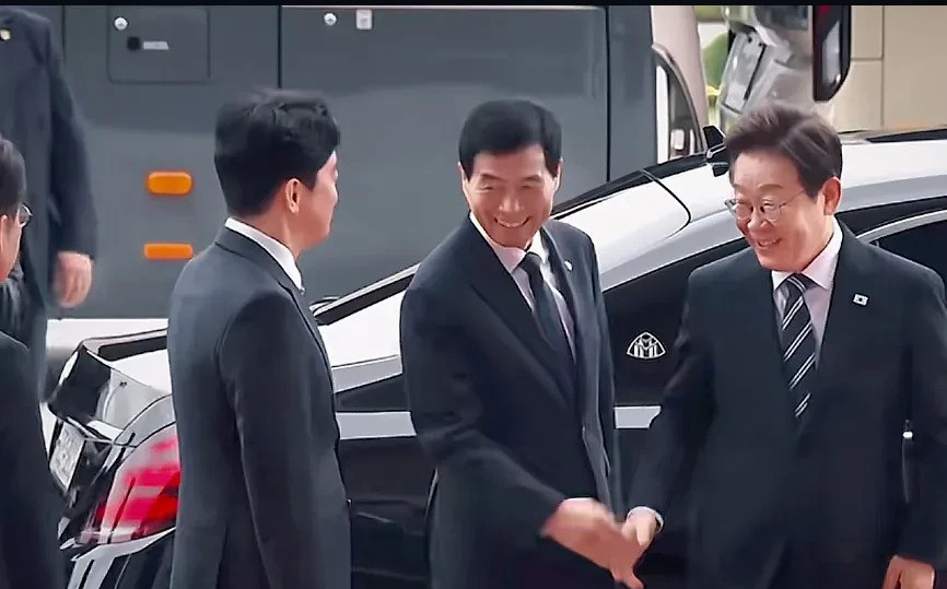 AI有过期日？你的知识要落伍啦！李在明当总统啦！坐着豪车