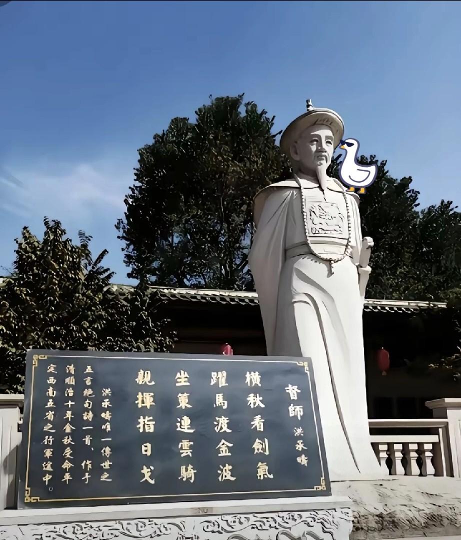 它不在南安市政府旅游推荐名单里，也没挂“纪念馆”牌子，就在英都镇霞溪村一个小山坡