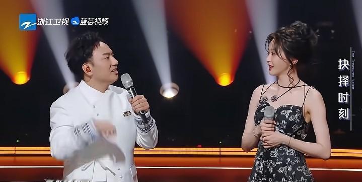 为娶她，我们“私奔”了。揣着几百块就跑，住进几平米的单间，屋里就一个旧电饭锅。