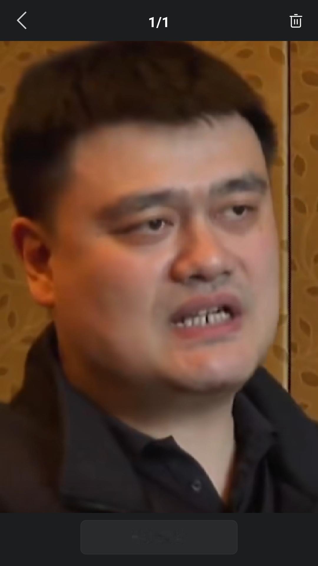 近日中国篮球名宿姚明接受央媒采访时说:目前篮球运动员中身高2.10米的打的是一号