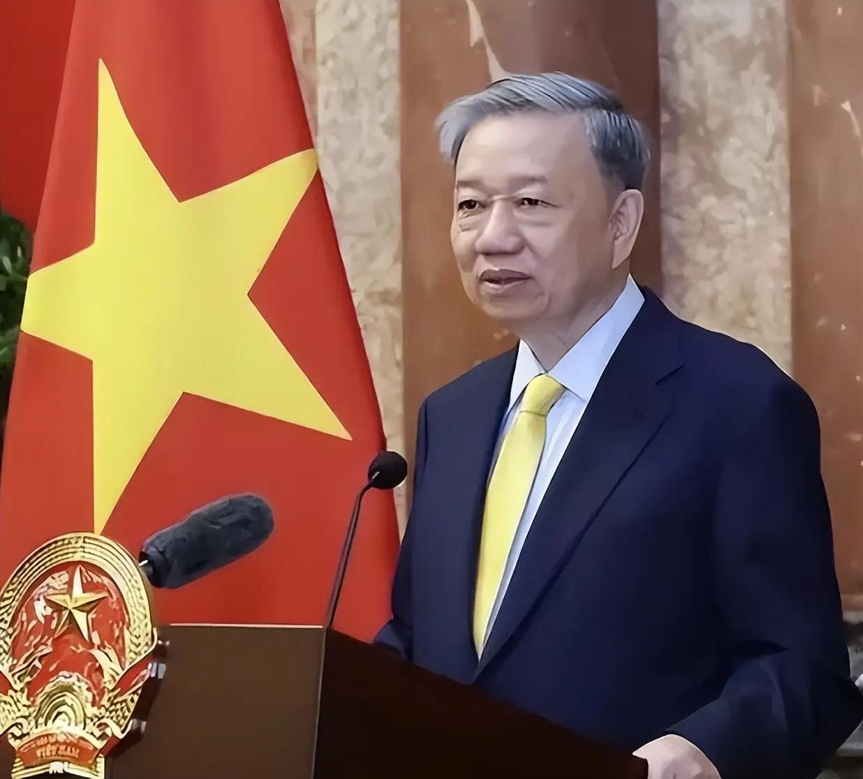 越南国会以全部495票赞成的结果，选举69岁的苏林为国家主席，任期五年。越南国家