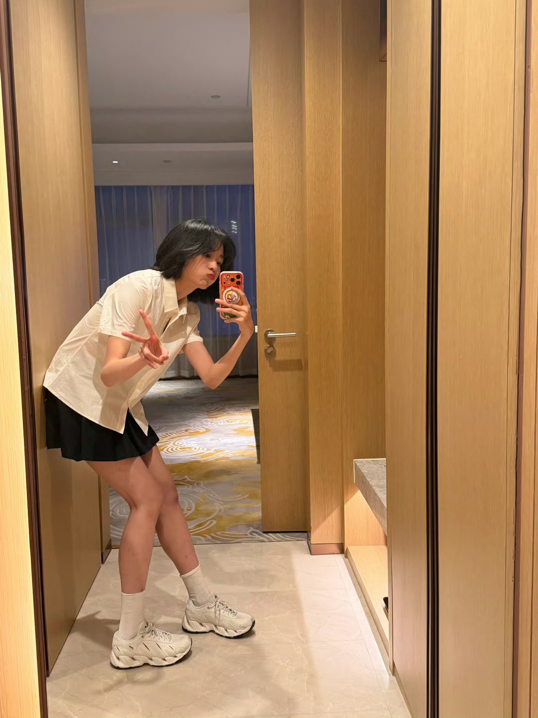 孙千～今晚见霓！！！好可爱的表情吧小猫咪来了！期待期待～