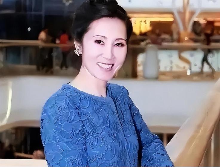 王健林老婆林宁的家底子能帮王健林翻身吗？都说王健林老婆林宁有两千亿，随时能帮他填