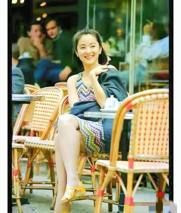 一九九一年，在欧洲的林青霞，时年三十七岁。美的无与伦比。