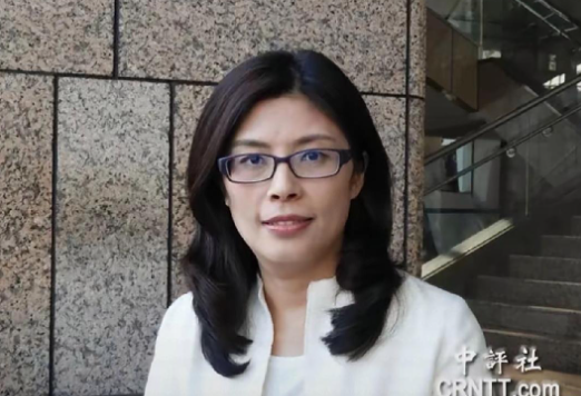 有意愿参选中国台湾地区领导人的郑丽文，被网红馆长问及两岸政策时，郑丽文干脆利落地
