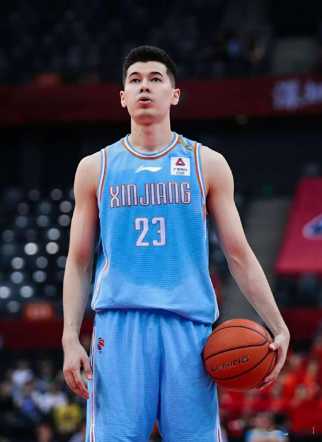 我觉得新疆队休赛期的当务之急，不是换教练跟外援，而是赶紧把医疗团队换了。这不，沙