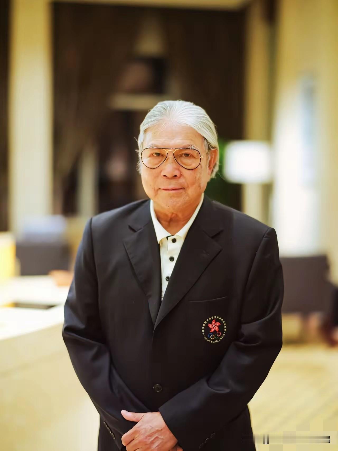 这下瞒不住了霍震霆在家庭中的地位显而易见，不用多说。在育儿方面，他总是等孙子完