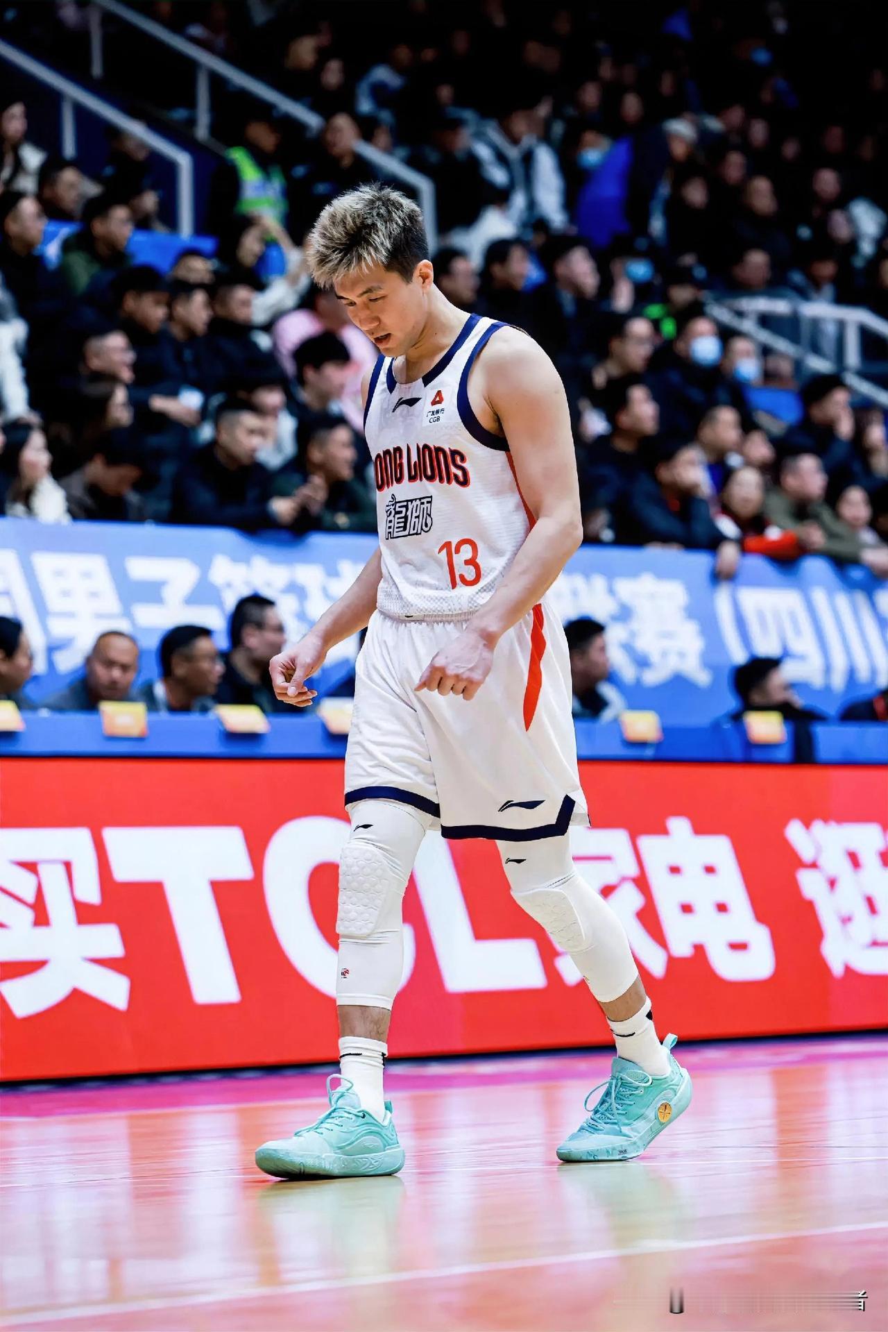 非常可惜，广州80-83不敌山东，这5位球员必须为输球负责！1. 郭艾伦，