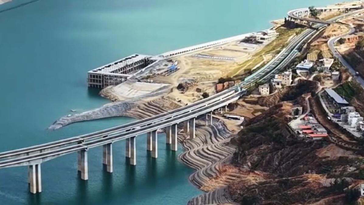 🔥⛴️东川港一期完工！金沙江“黄金水道”通江达海。东川港一期主体已完工，20