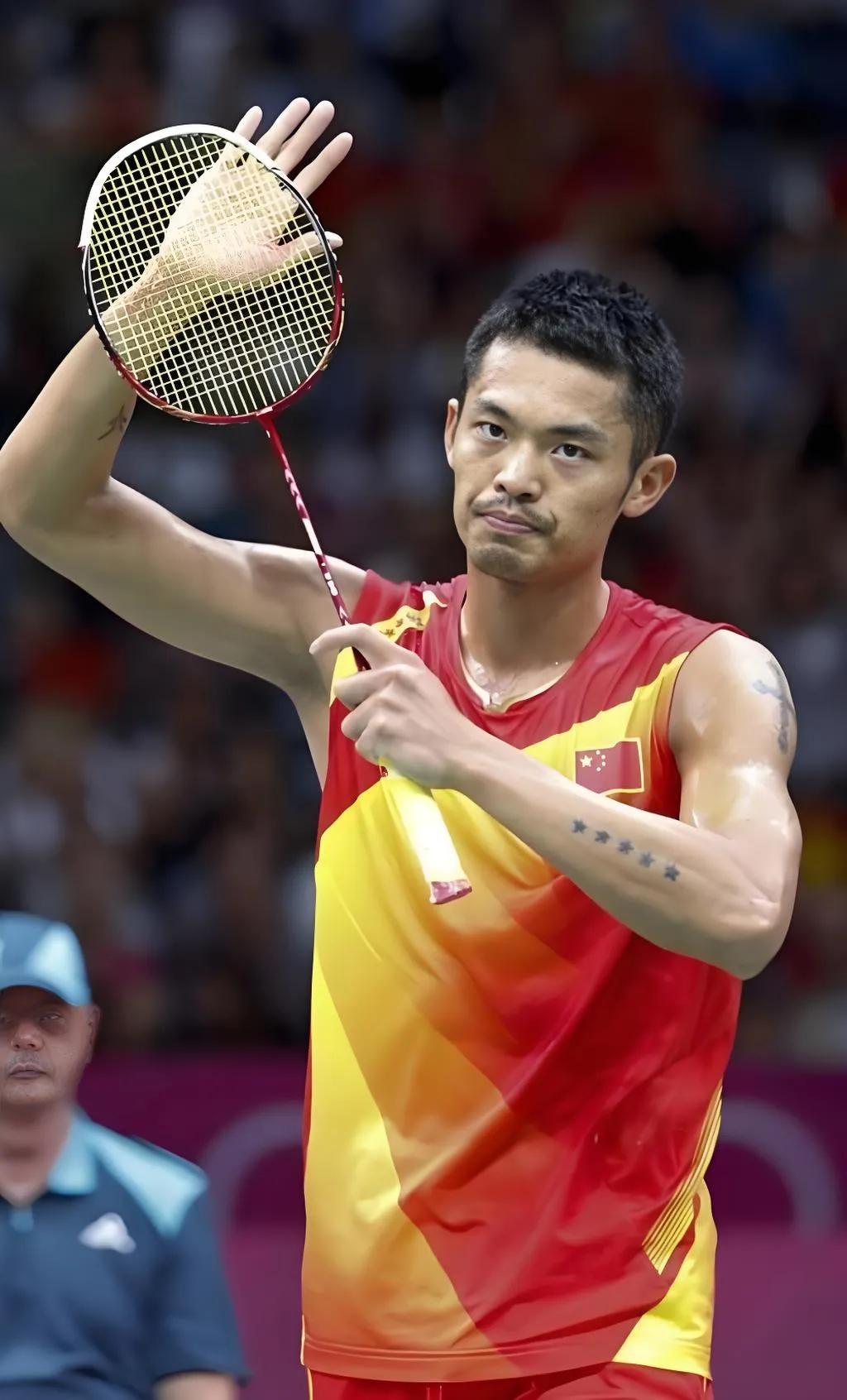 看张军被带走这事儿，再回头看林丹，才发现他当年那个决定有多清醒——退役后没接体制