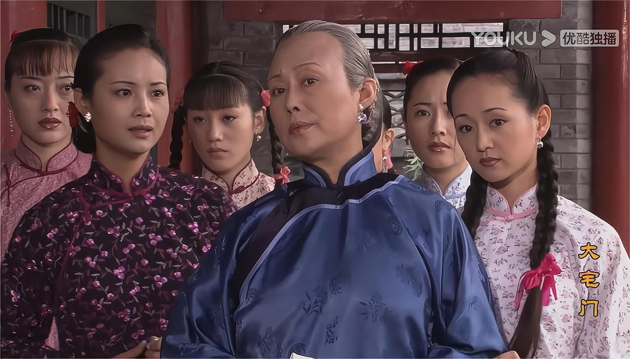 《大宅门》：二奶奶和杨九红这对死敌，平生只见了一次面。那番名场面，是真正的高手过