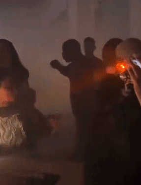 每天练背8分钟的侃爷KanyeWest派对上引起争议的“女体盛”🍣每天练背8